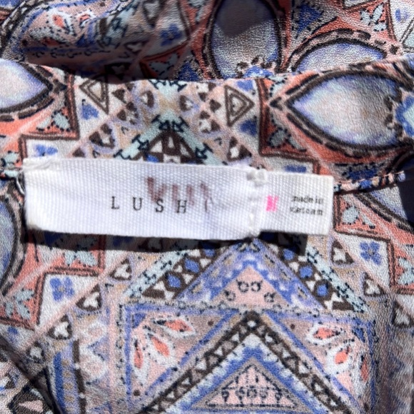 LUSH V Neck Blue Pink white Abstract Beautiful Blouse Top Summer M - Picture 6 of 7